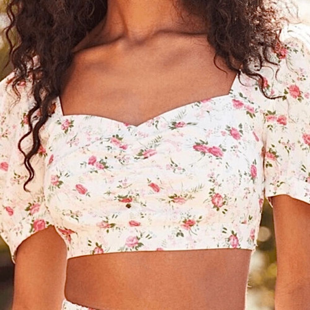 Lulus Cute Factor Floral Rose Print Puff Sleeve Crop Top large